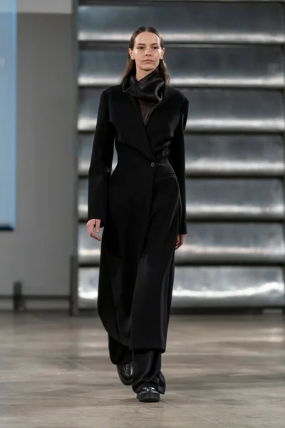 Look 30